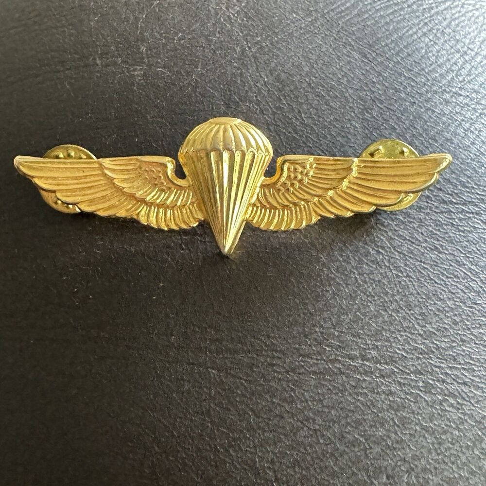 U.S. Navy Marine Corps Parachutist Insignia Gold Tone Naval Wings Dual Clutch
